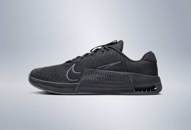 Nike trainers qatar new arrivals